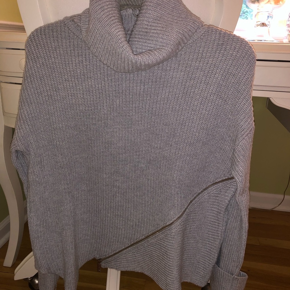 Karen Millen turtle neck w zip detail
